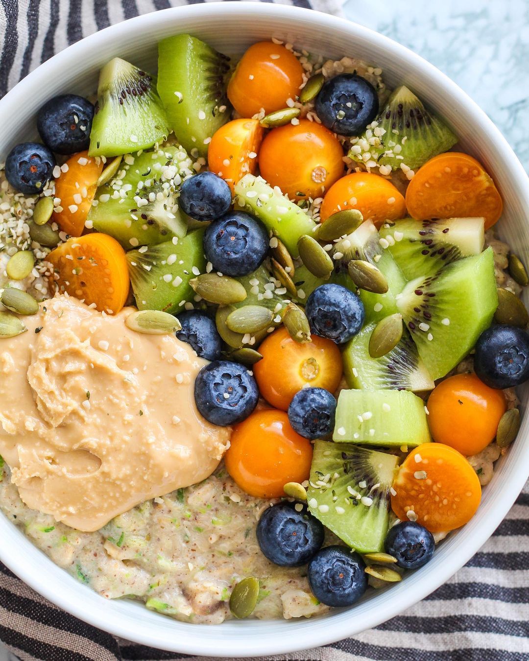 Healthy Zoats Breakfast Bowl with Fruits
