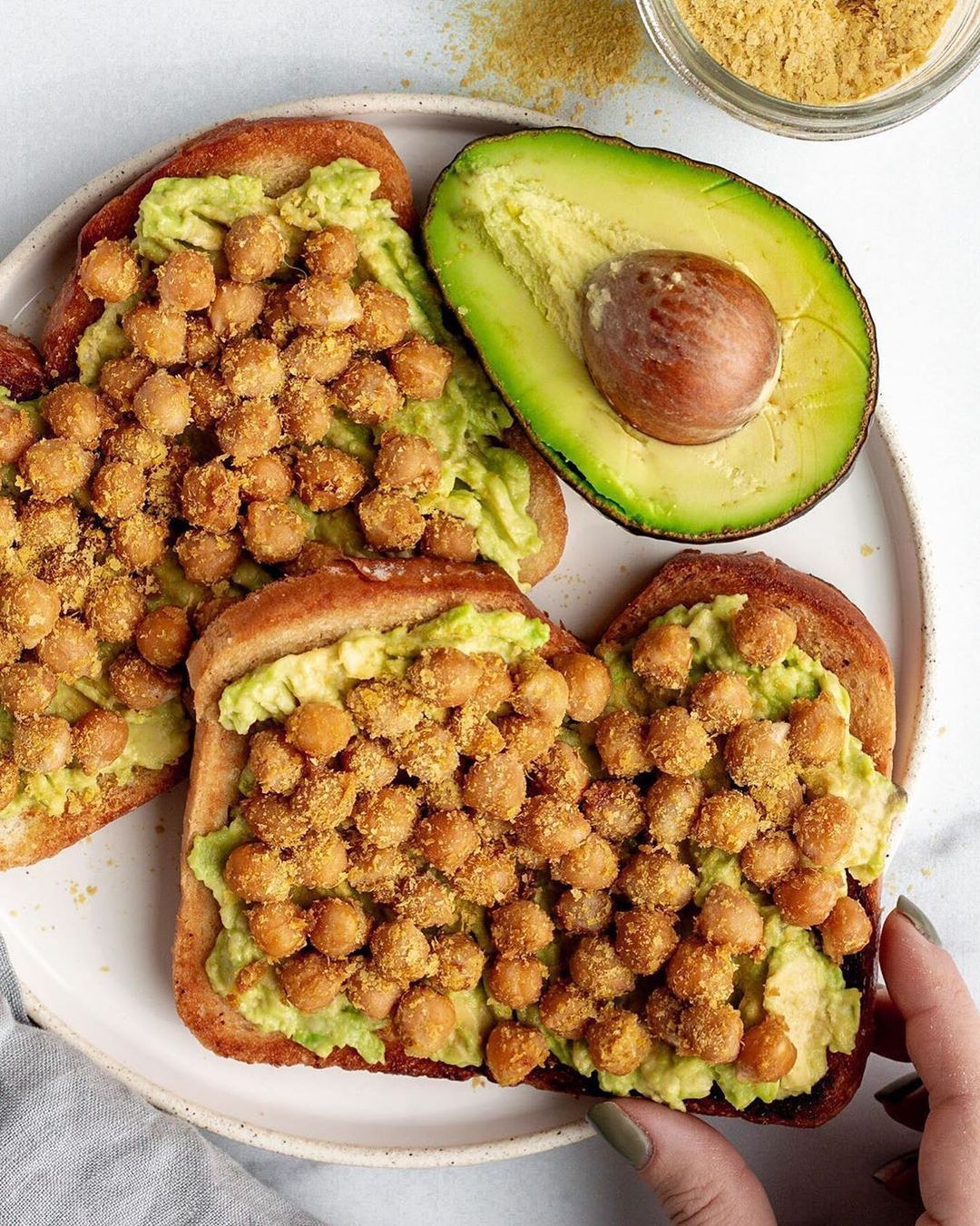 Vegan Easy Cheesy Chickpeas