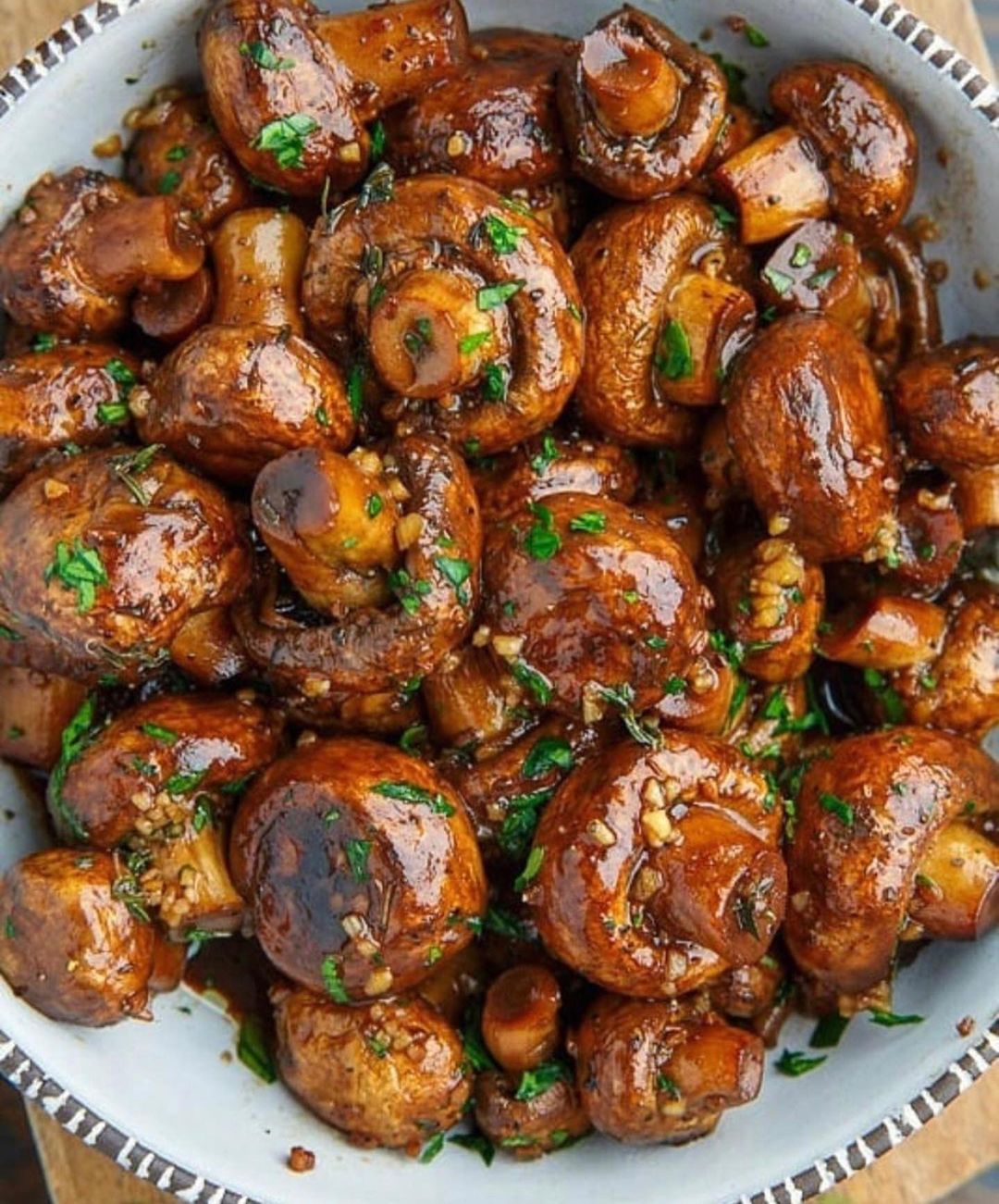 Simple Tasty Mushrooms Roasted in Balsamic Soy Garlic Sauce