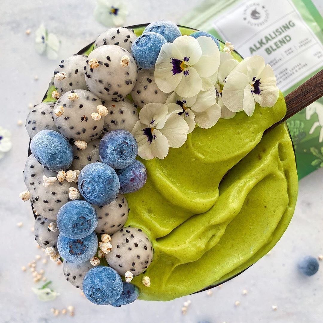Alkalising Green Fruit Smoothie Bowl