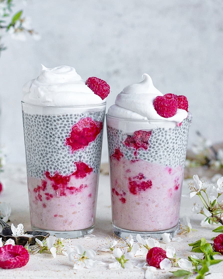 Spring Oats and Chia Pudding with Raspberries
