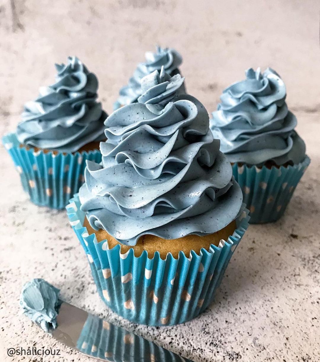 Ocean Blue Meringue Buttercream Cupcakes