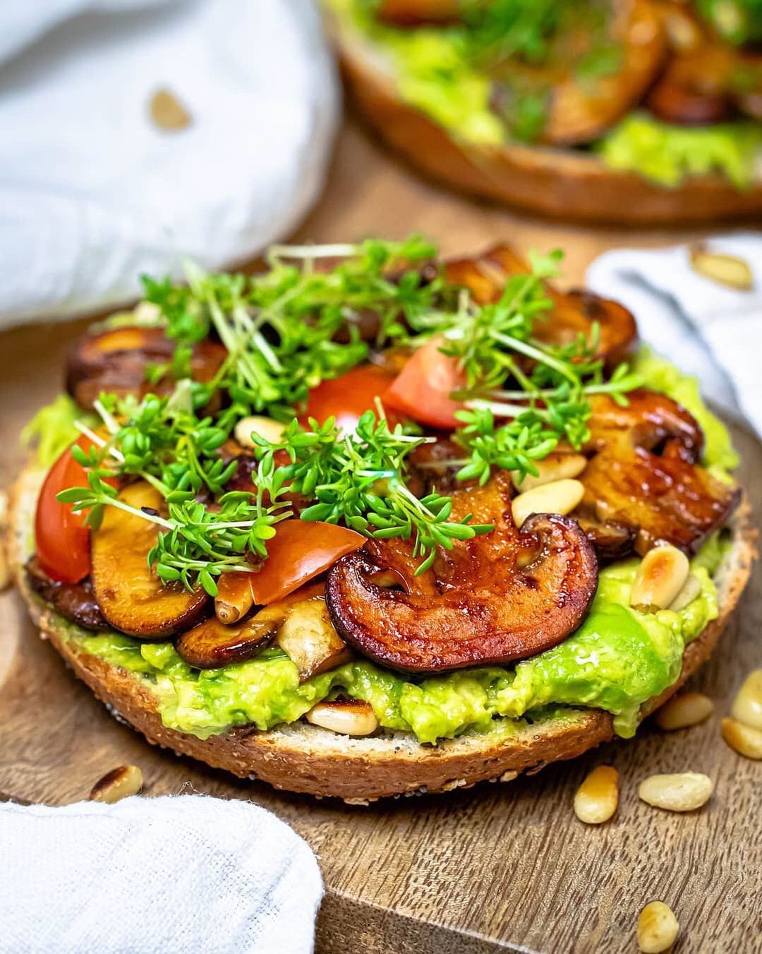 Vegan Bagel with Avocado and Mushrooms