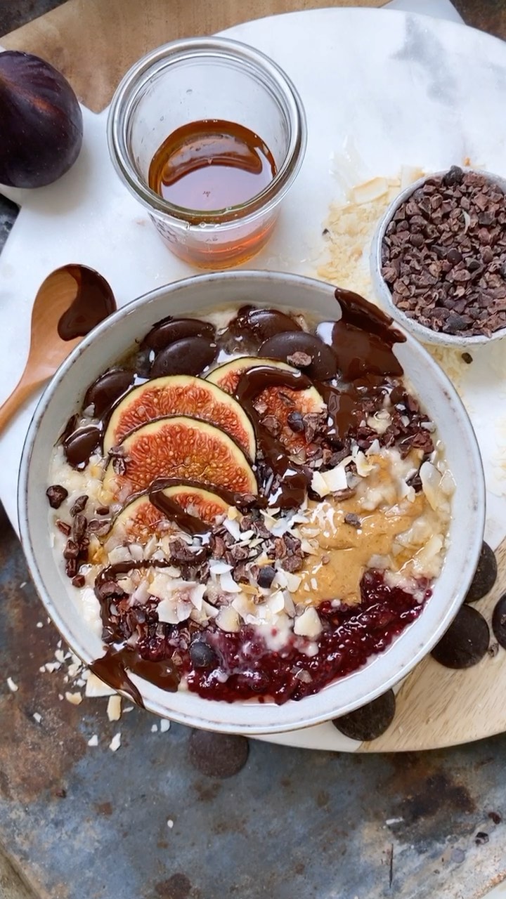 Super Creamy Peanut Butter Porridge with Toppings