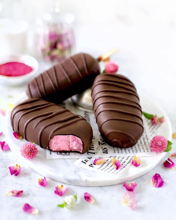 Vegan Strawberry Delight Magnum-Style