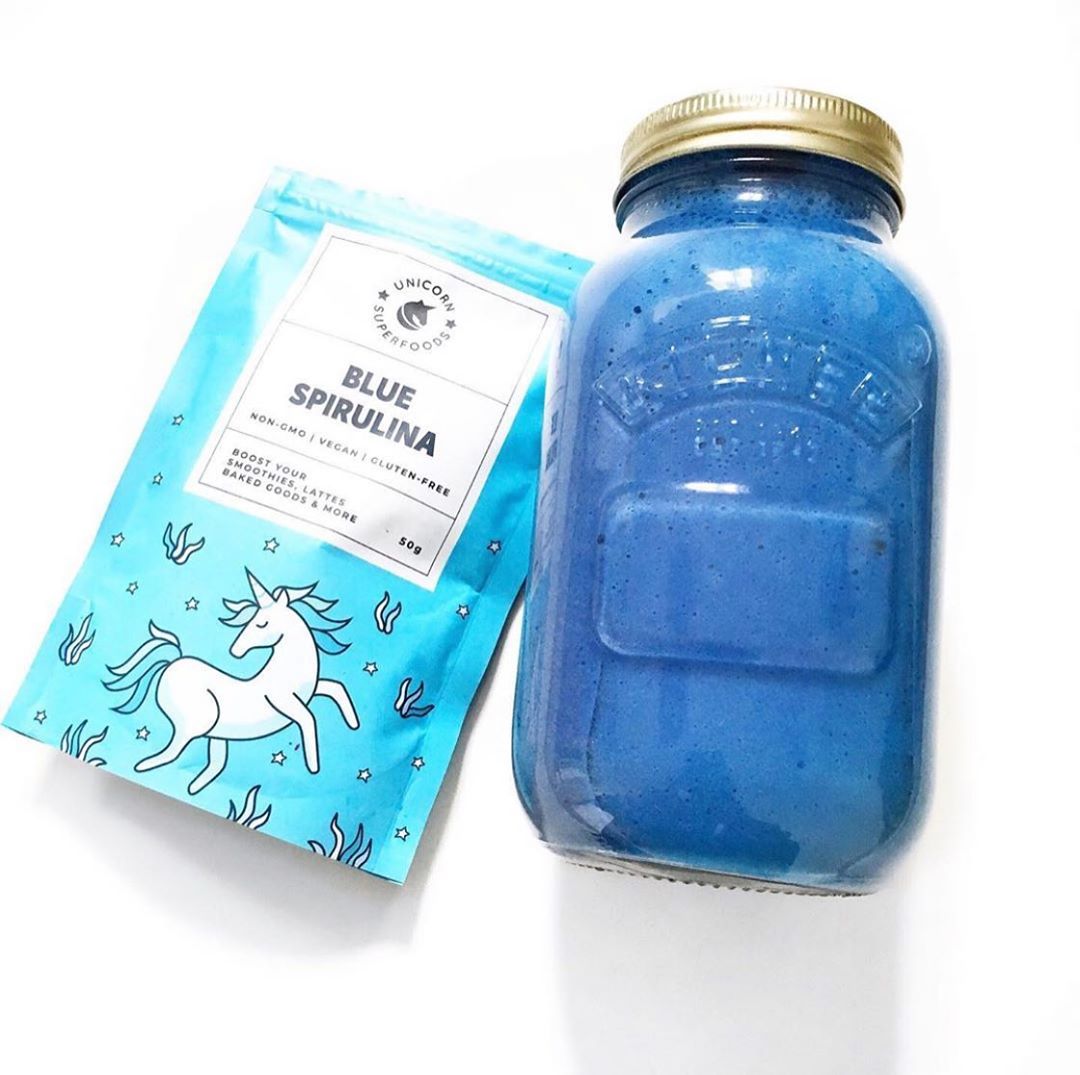 Blue Spirulina Smoothie with Bananas and Almond Milk