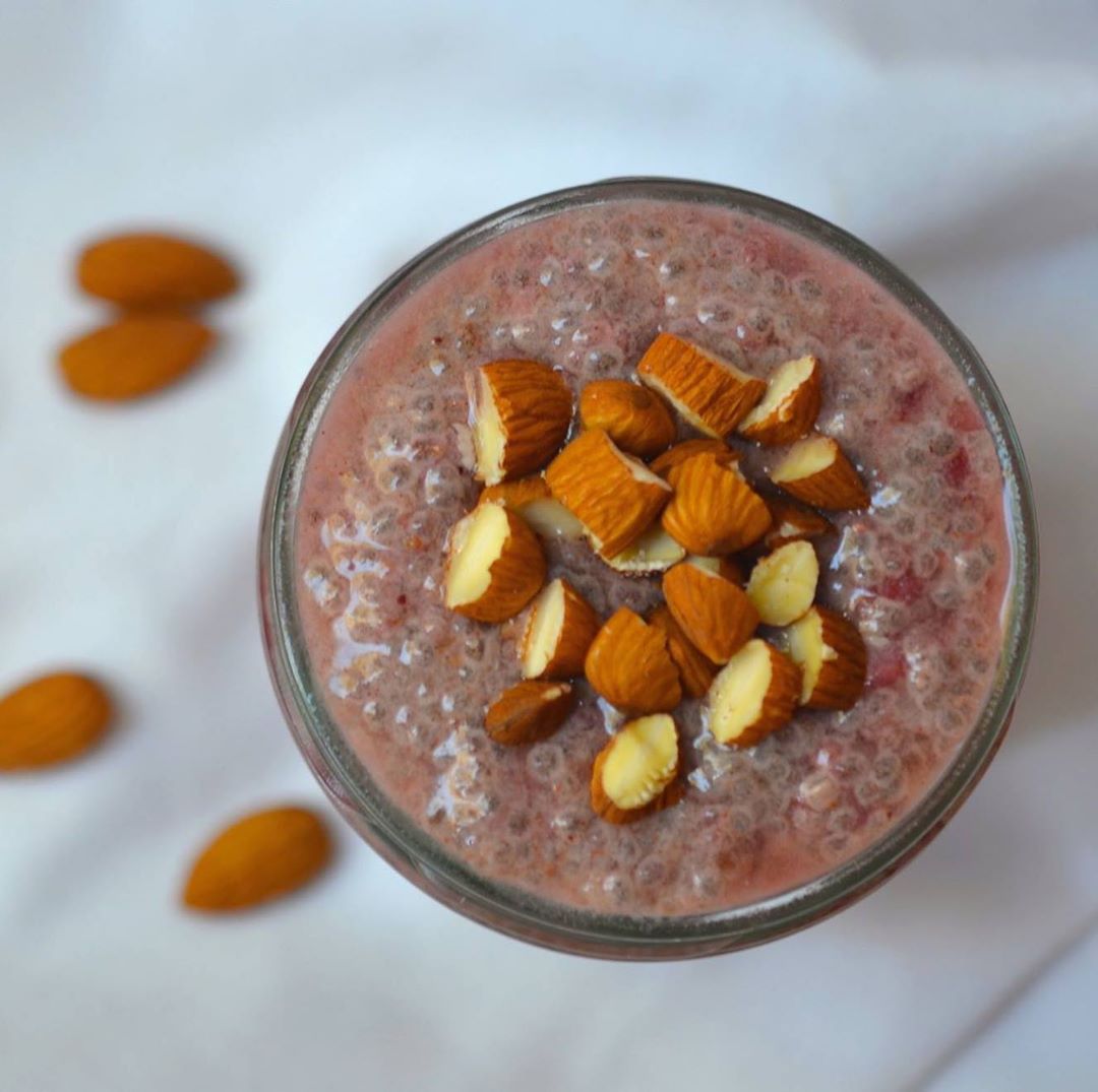 Thick Raspberry Chia Seed Pudding