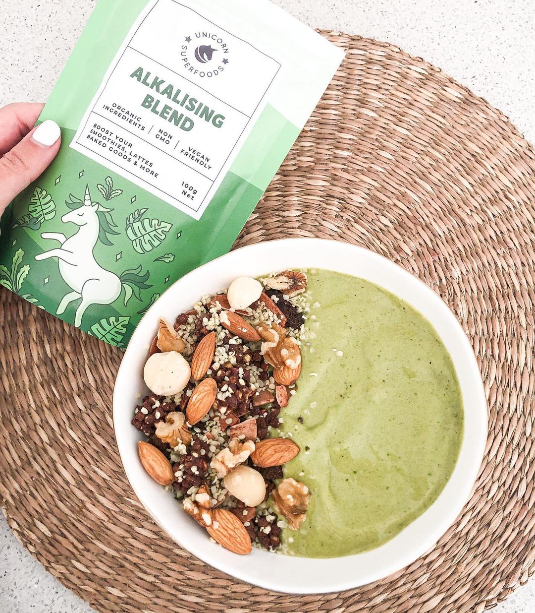Healthy Alkalising Smoothie Bowl for Metabolism and Detox
