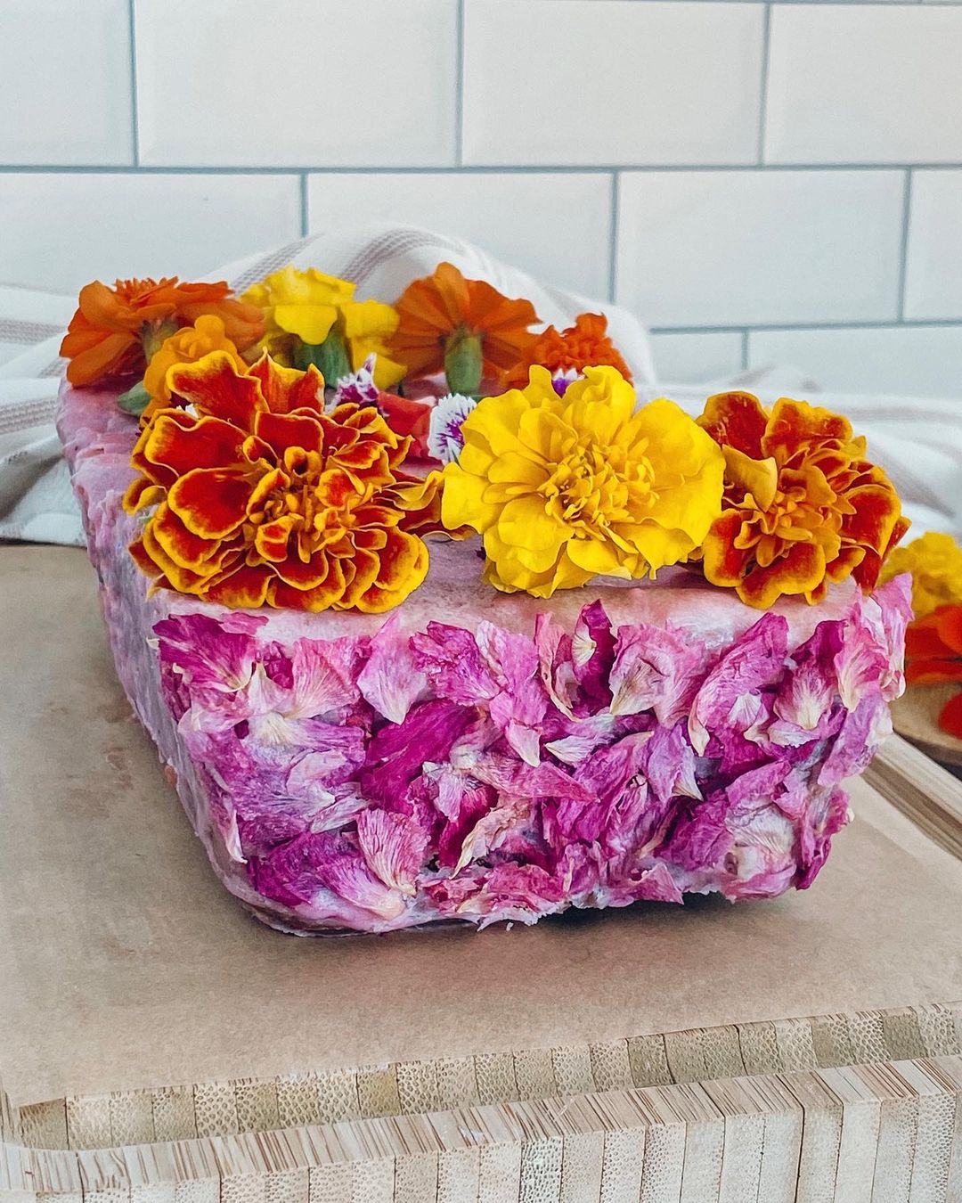 Vegan Flower Cake with Pitaya Vanilla Frosting