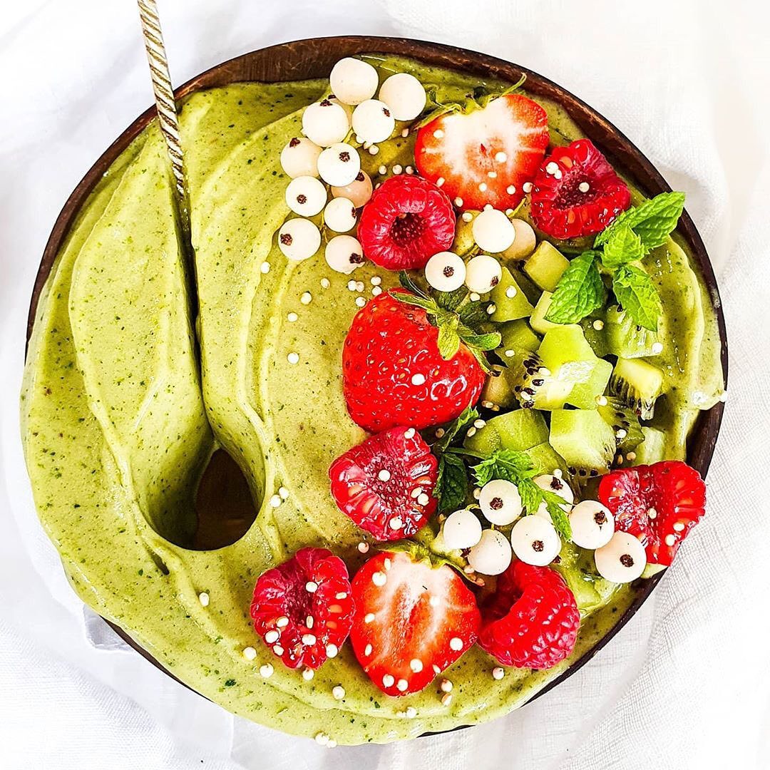 Kale Nicecream Smoothie Bowl with Fruits