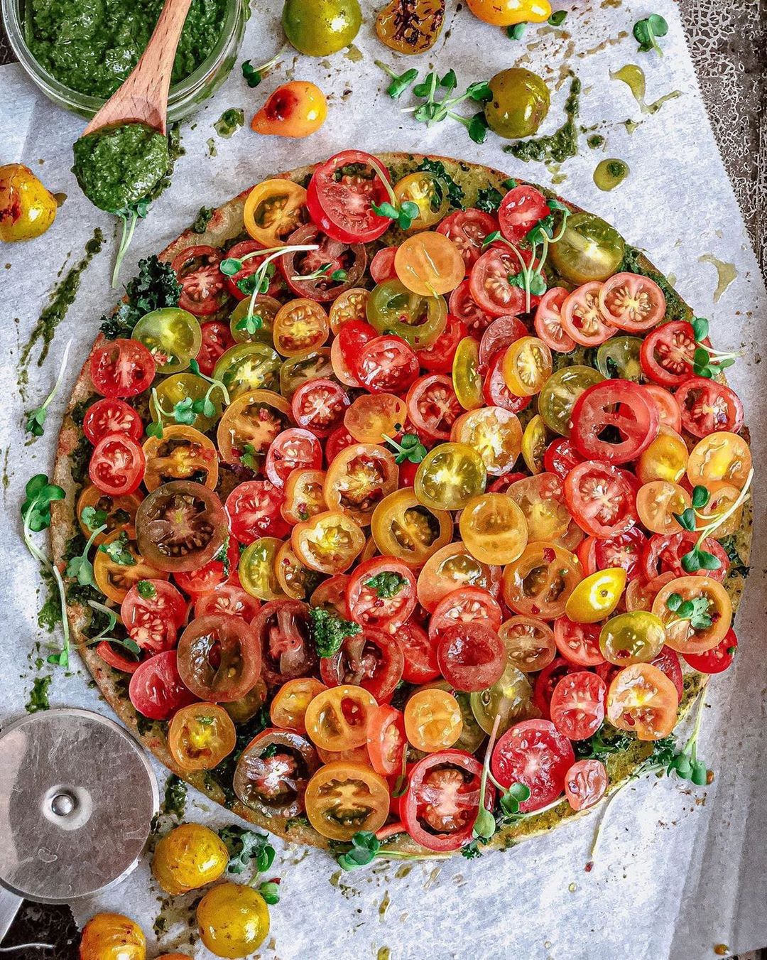 Cauliflower Crust Pizza with Vegan Kale Pesto and Heirloom Tomatoes