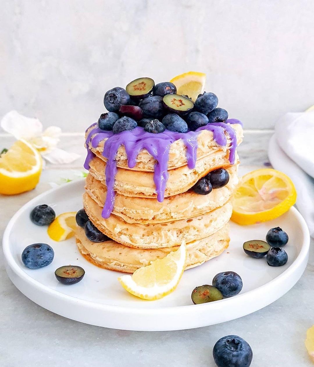 Coconut Pitaya Oatmeal Bowl
