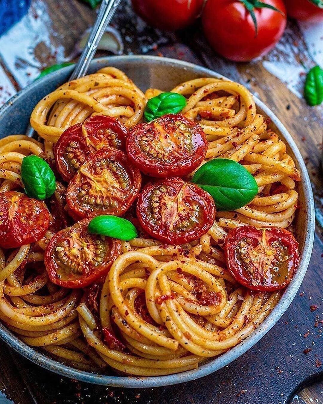 Simple Tomato Pasta