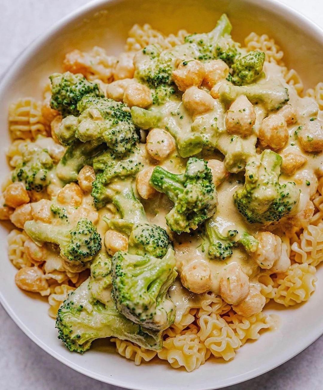 Broccoli and Chickpeas in Oil Free White Sauce