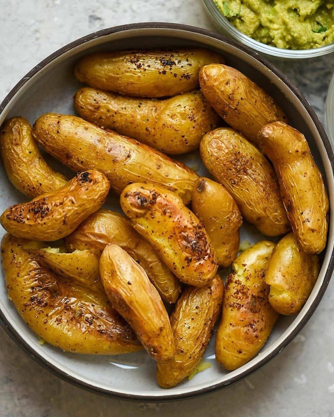 Crispy Baked Potatoes with Seasonings and Toppings