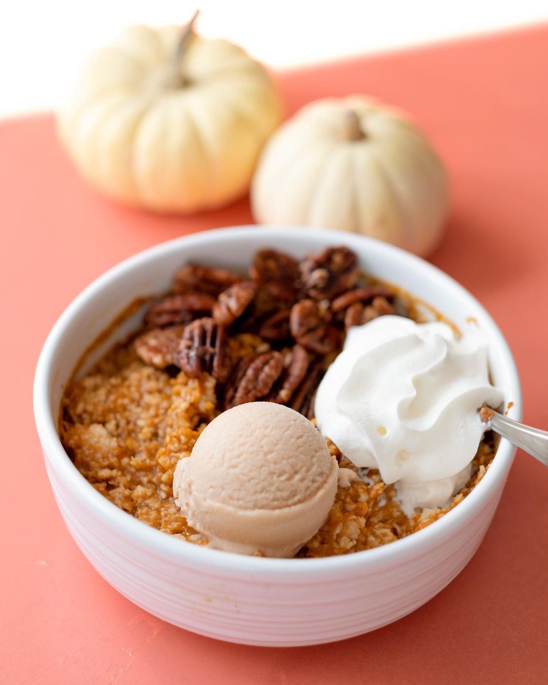 Easy Pumpkin Spice Oatmeal Breakfast