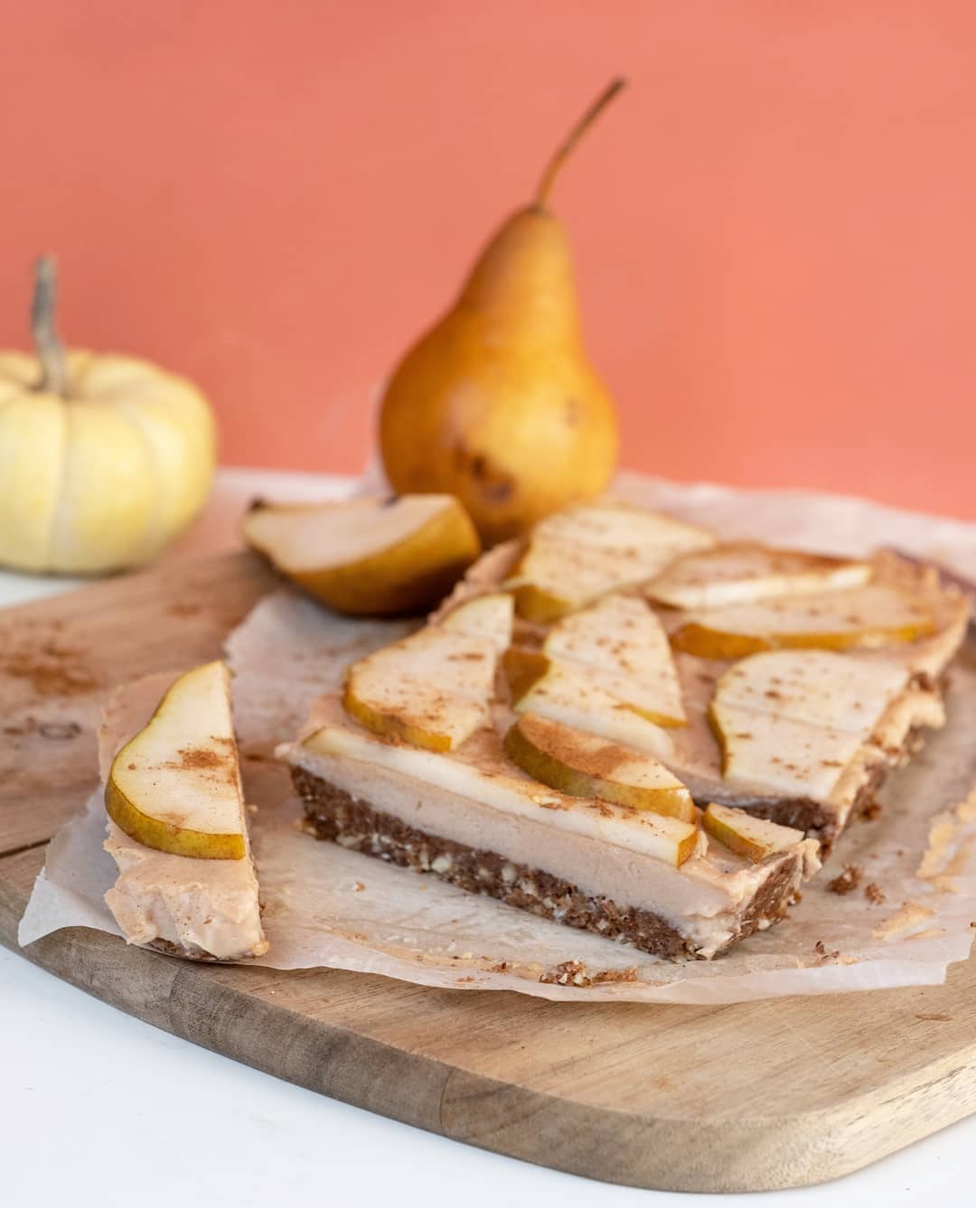 Cinnamon Pear Nicecream Bars with Banana and Walnuts