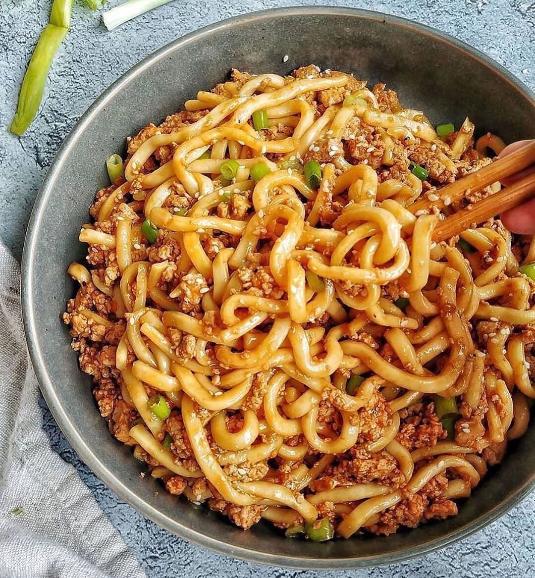Udon Noodles with Delicious Mildy Spicy-Sweet Sauce with Scallions and Tofu
