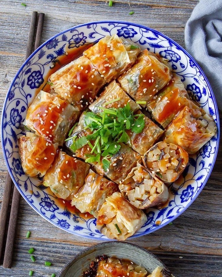 Veggie Rolls with Spicy Sweet Sauce