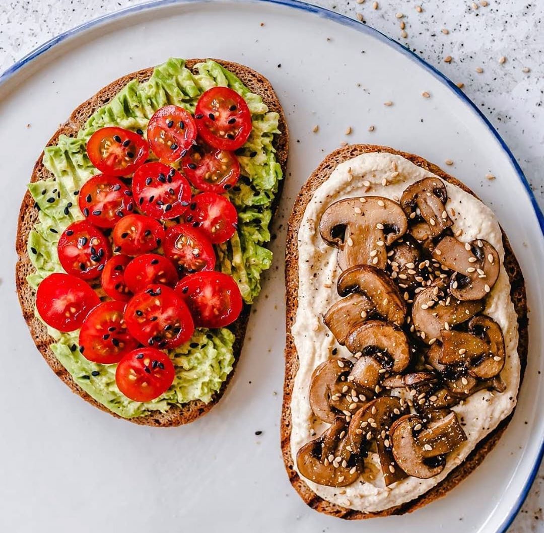 Easy Vegan Toast with Avocado and Hummus