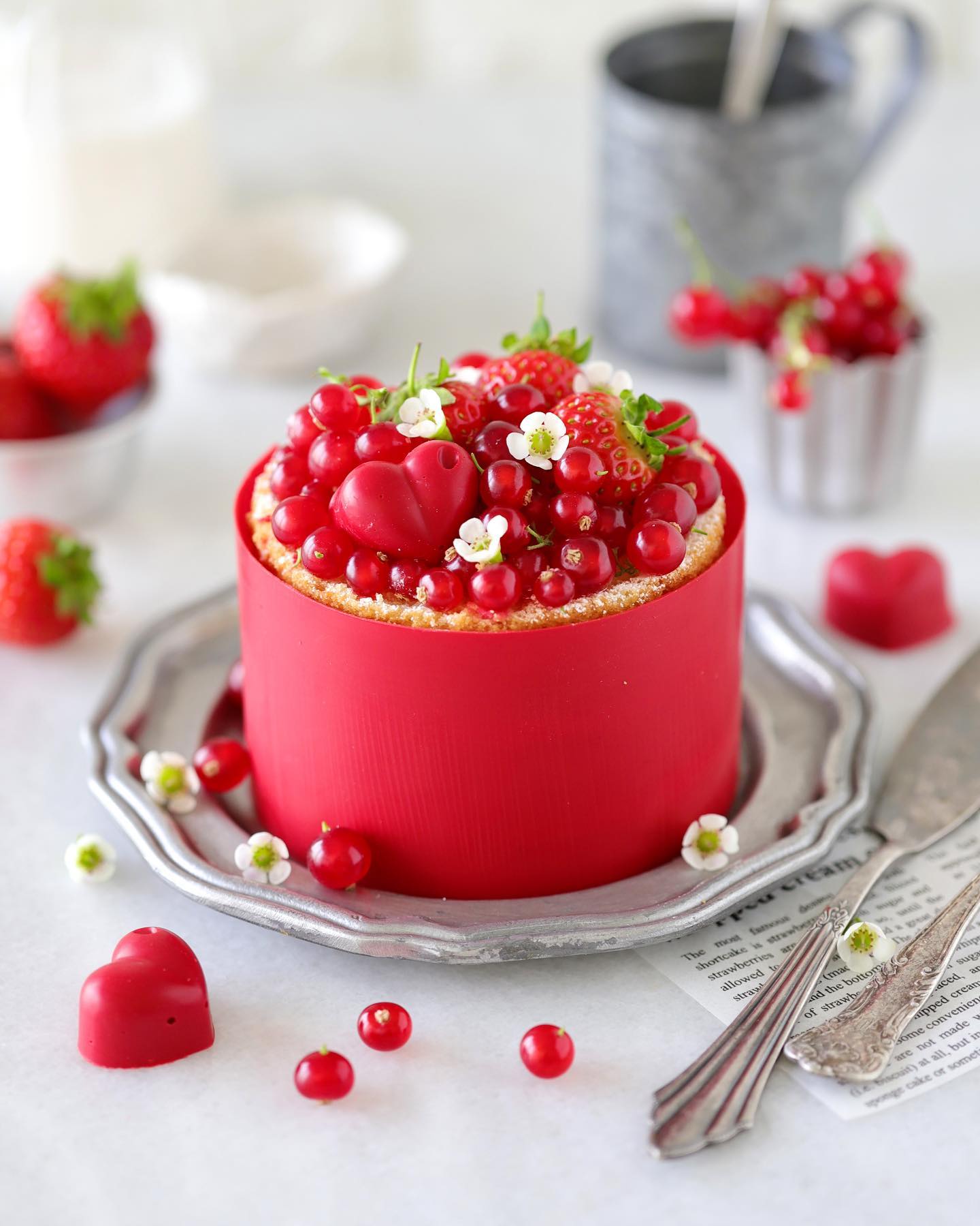 Valentine’s Strawberry Sponge Gateau