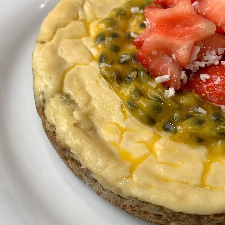 Giant Single Serve Baked Vanilla Protein Cheesecake
