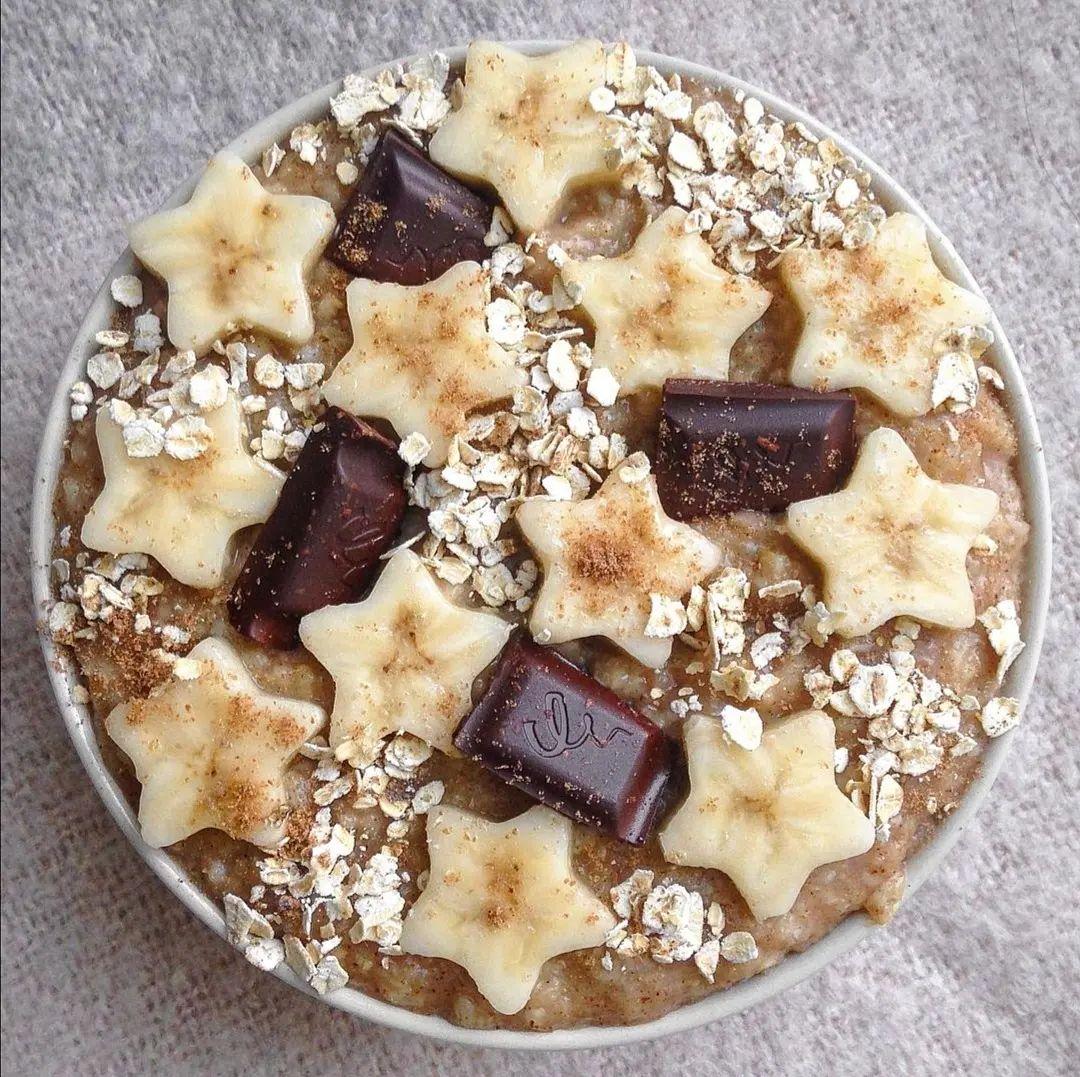 Banana Stars and Chocolate Oatmeal