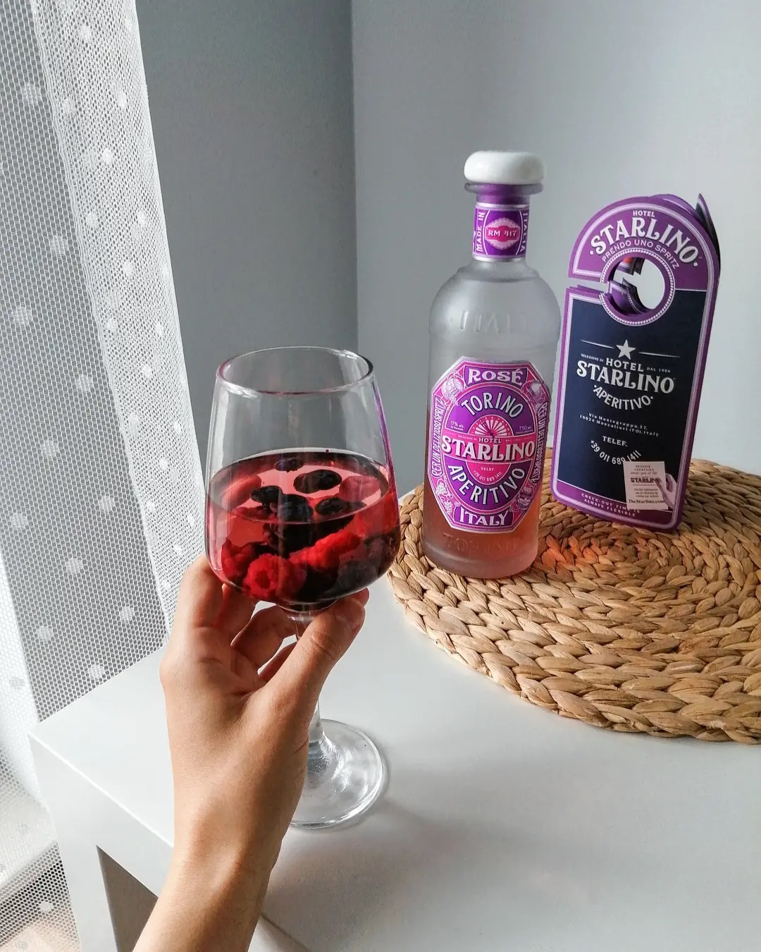 Refreshing Berry Ice Cubes for Drinks