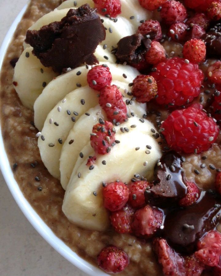 Banana & Berry Chocolate Oatmeal Delight