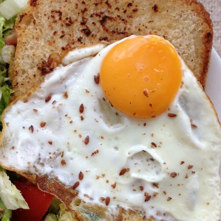 Quick Egg Toast & Salad Lunch