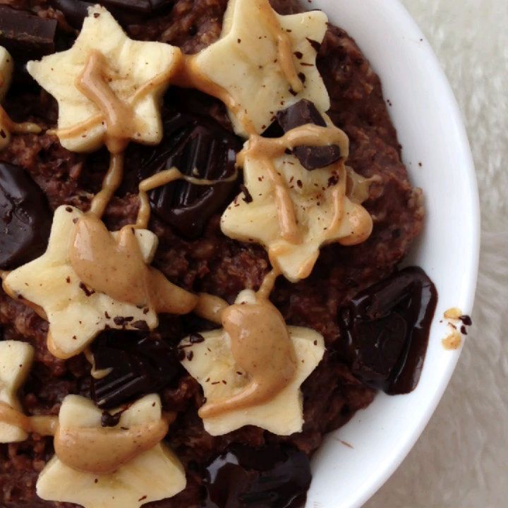 Chocolate Peanut Butter Banana Oatmeal Delight