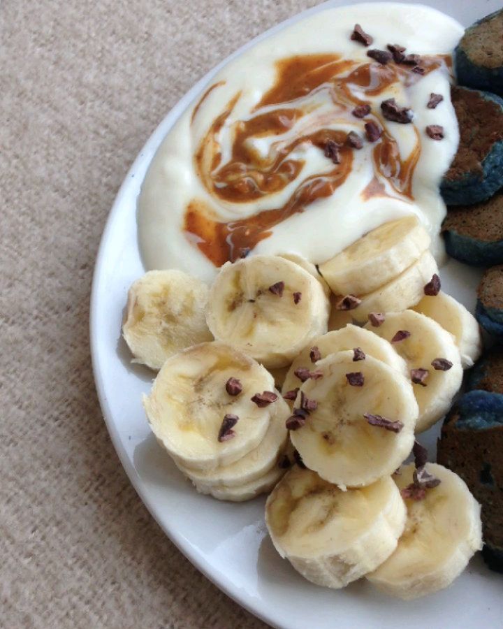Mini Banana Bread Pancakes with Peanut Butter, Yoghurt & Banana