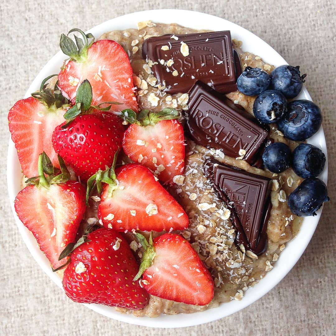 Chocolate and Berries Oatmeal