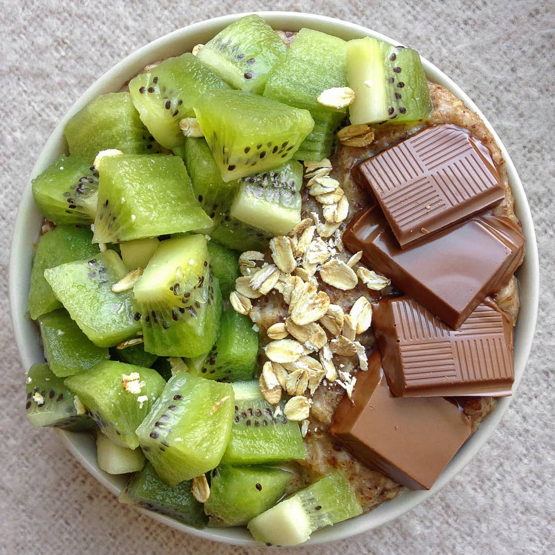 Kiwi and Chocolate Oatmeal