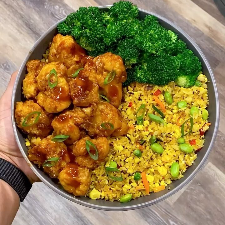Kung Pao Cauliflower with Tofu and Rice