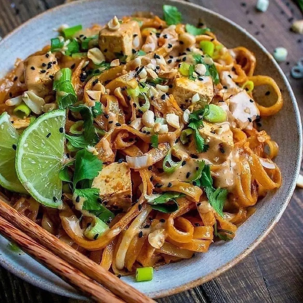 Vegan Pad Thai with Peanut Sauce