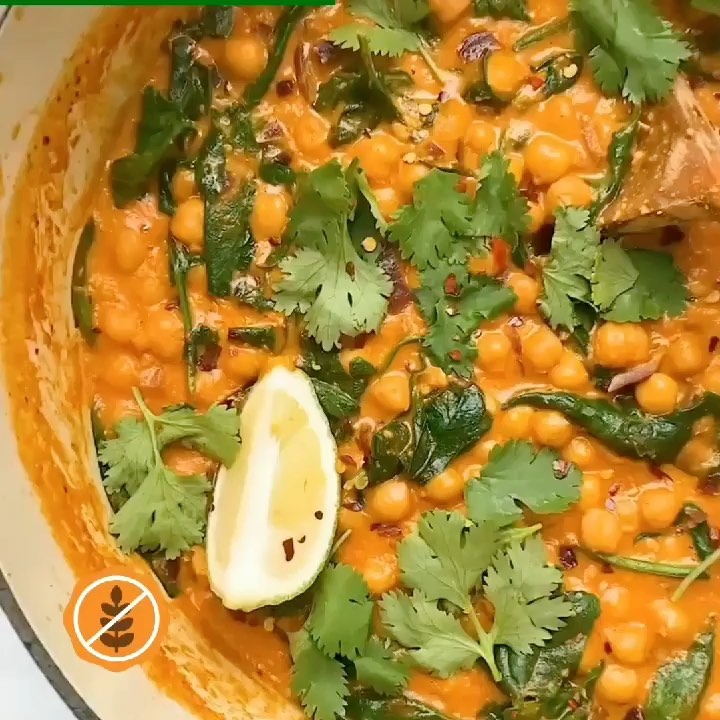 10-Minute Chickpea and Spinach Curry