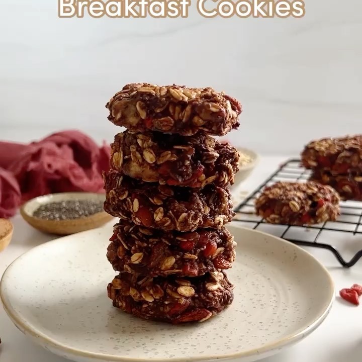 Cacao Chia Goji Breakfast Cookies