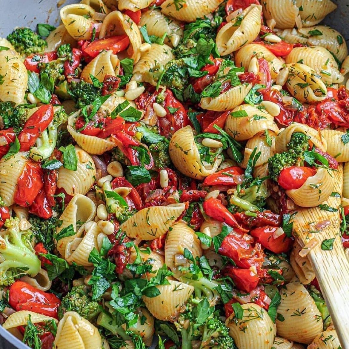 Shells with Broccoli and Roasted Tomatoes