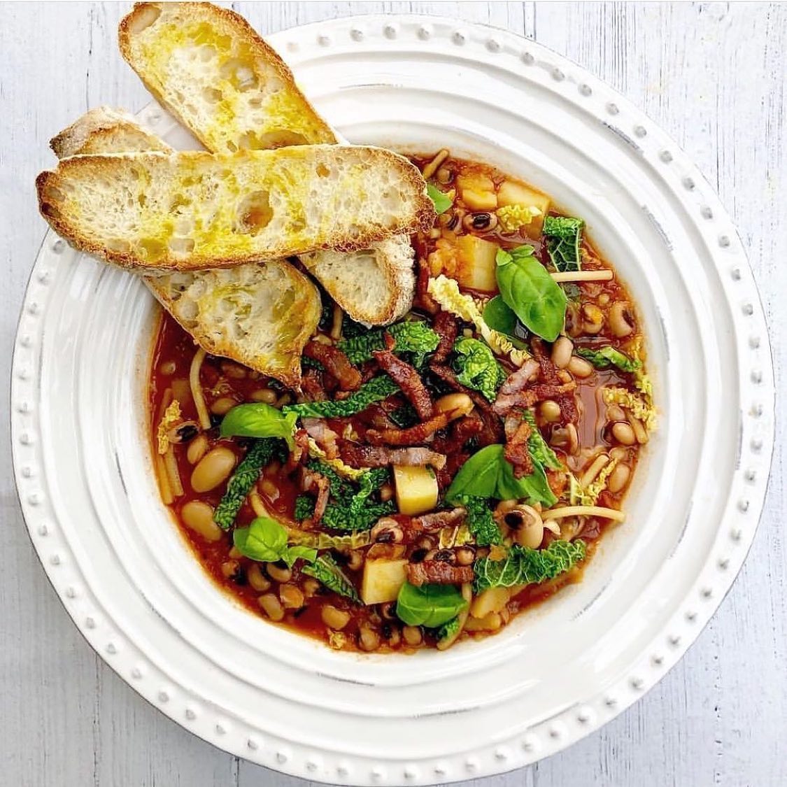 Classic Hearty Minestrone Soup