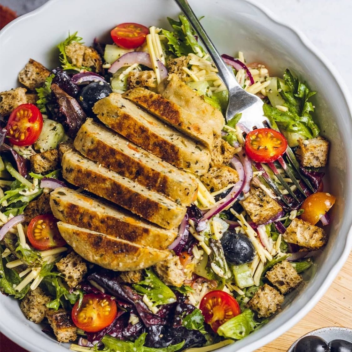 Mediterranean Burger Salad with Creamy Dressing