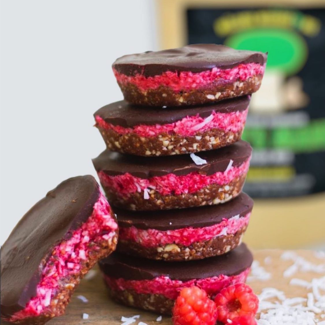 Superfood No-Bake Raspberry Cocoa Cups