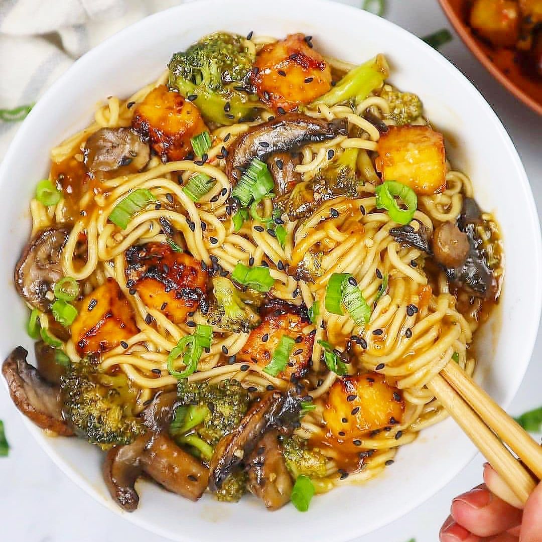 Saucy Noodles with Crispy Tofu