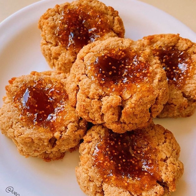 Vegan Healthy Almond Butter Cookies with Fig Jam