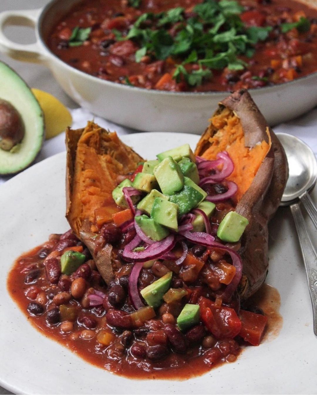 Comforting Chilli with Beans and Toppings