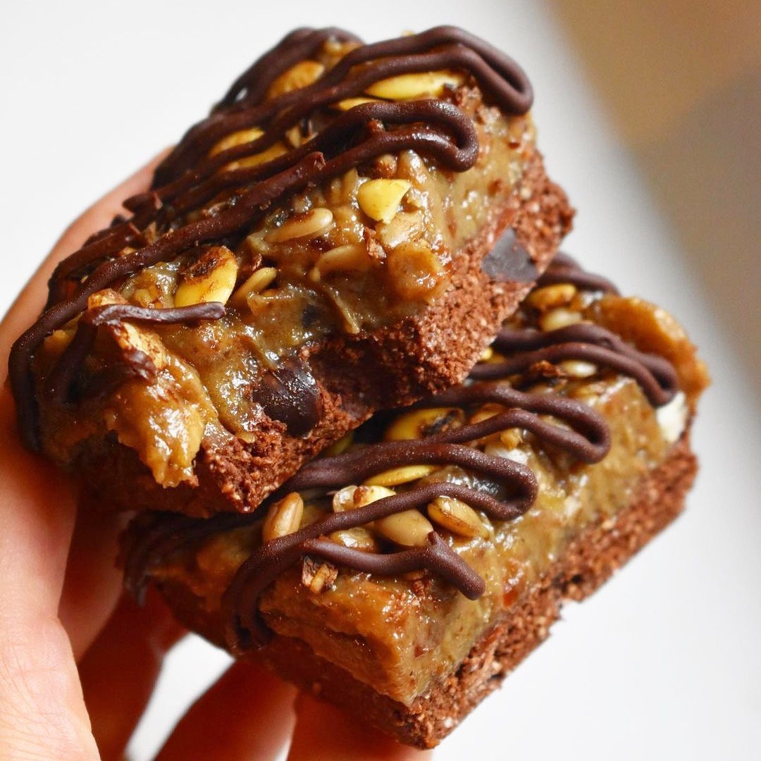 No Bake Caramel Chocolate Brownie Slice