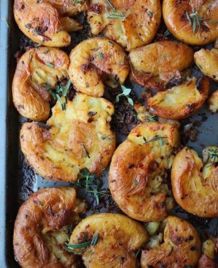 Crispy Buttery Rosemary and Garlic Smashed Potatoes