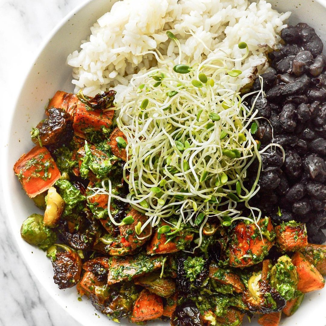 Simple Vegan Beans and Veggies with Sauce