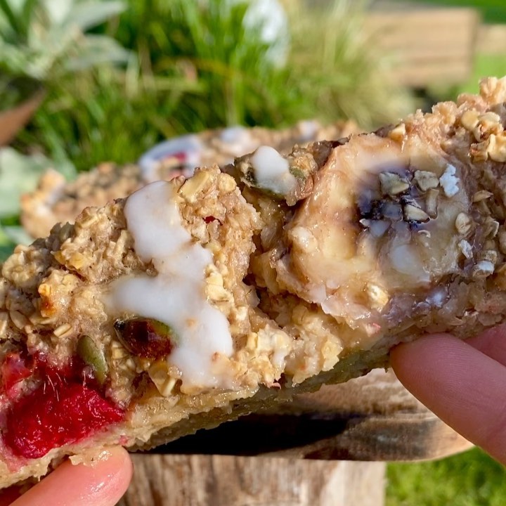 Banana and Raspberry Baked Oats
