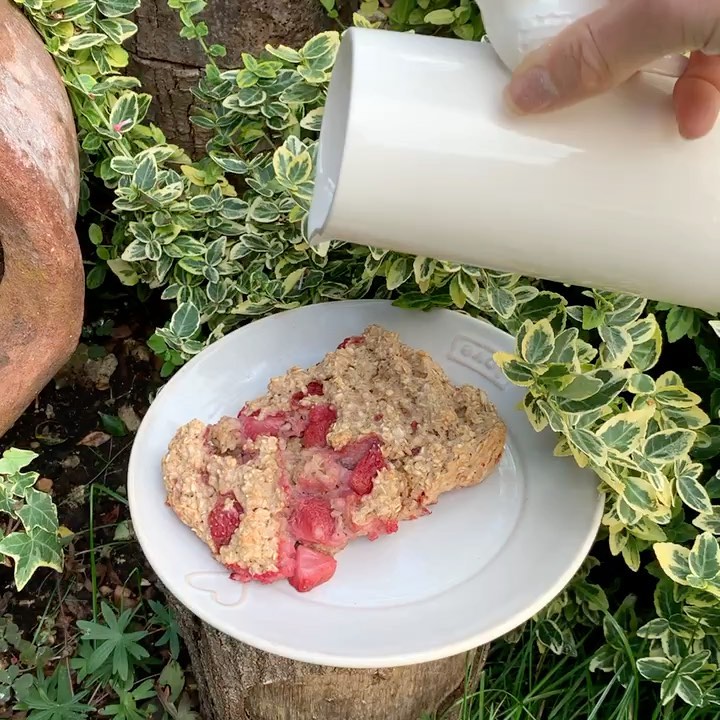 Classic Berry Baked Oats